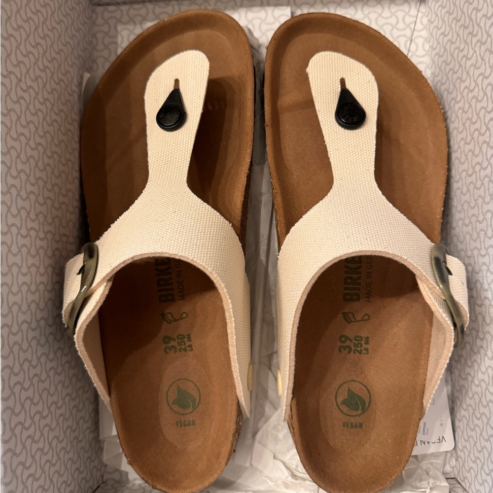 Birkenstock gizeh big buckle rivet eggshell